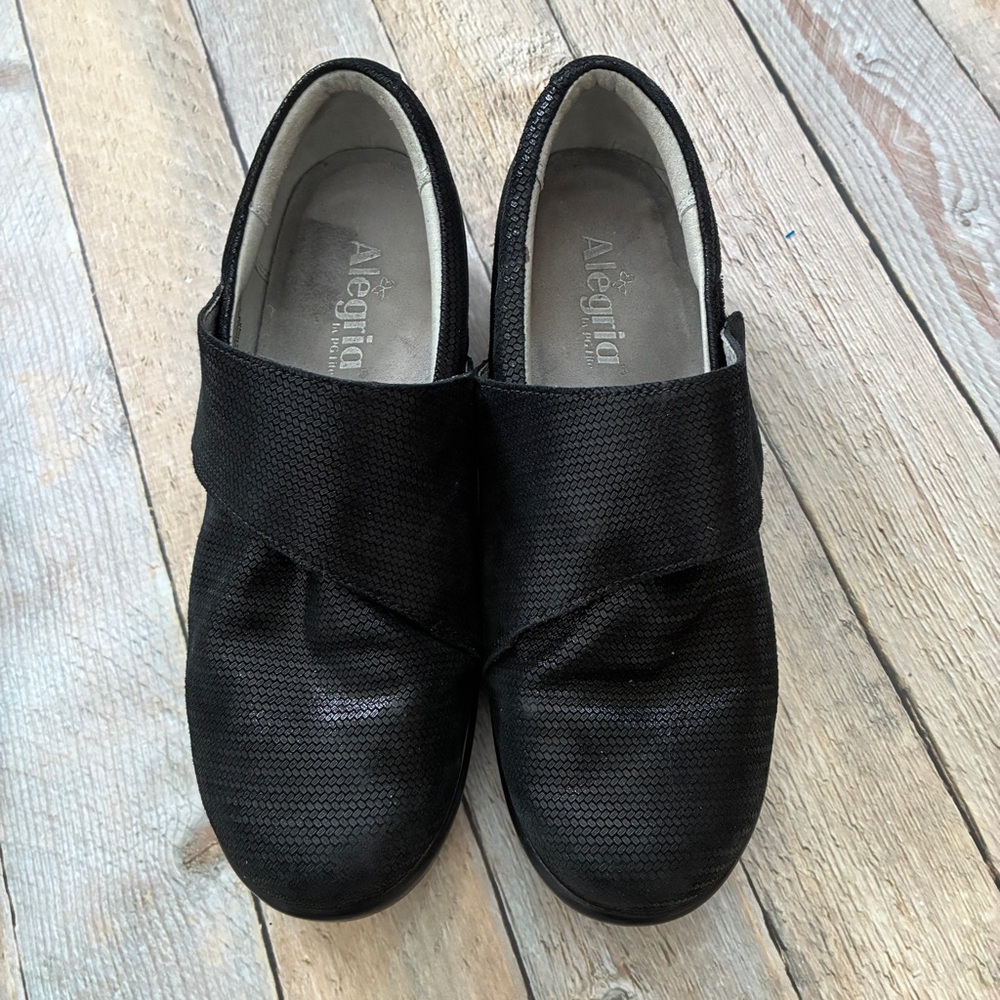Alegria Lauryn Black Leather Shimmer Slip-On Shoes w/Cross Strap size 40 - Picture 2 of 6